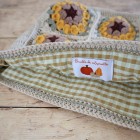 Madeleine, le sac cabas aux tournesols, carré granny crochet