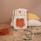 Capucine, la pochette fleurie : sac crochet facile