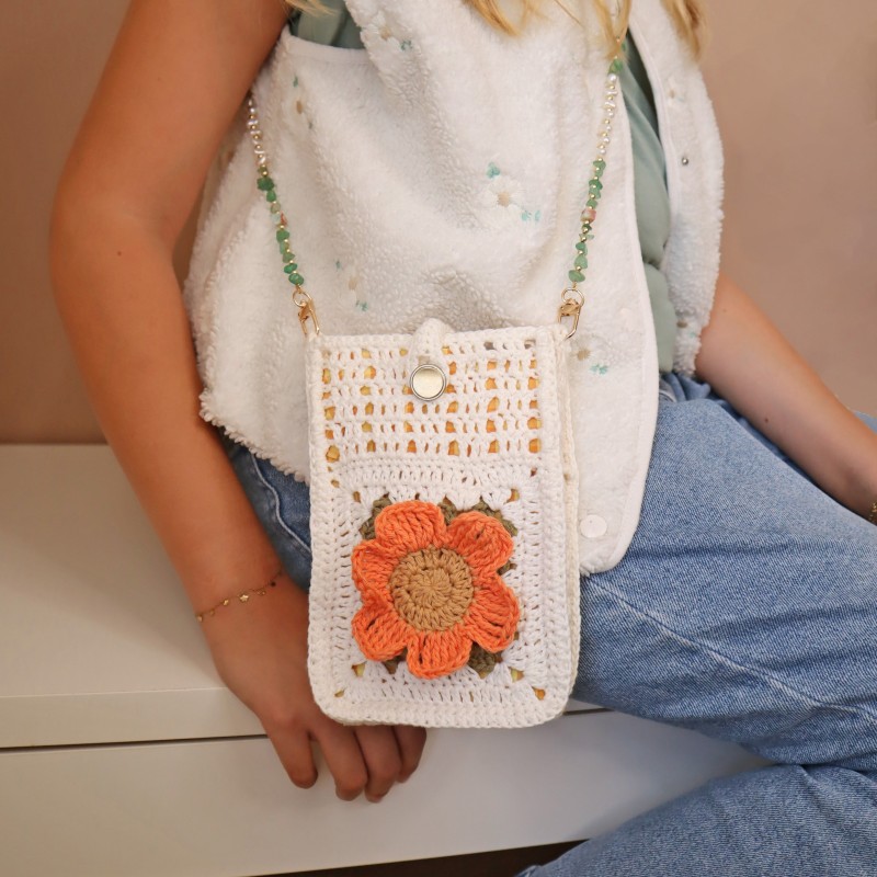 Capucine, la pochette fleurie : sac crochet facile