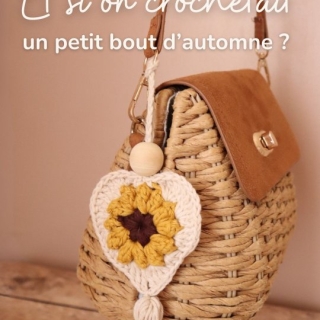 Une petite balade au cœur de l’automne… 🤎

Maille après maille, un adorable cœur tournesol prend vie pour devenir un joli porte-clés bohème, une décoration à suspendre ou même une petite attention à accrocher à un cadeau.

Pour ce bundle, chacune des créatrices a imaginé sa propre interprétation du thème “Cœur en automne”.

Voici la mienne… 🌻
J’espère qu’elle vous plaira autant que j’ai aimé la créer.

✨ Vous retrouverez le tuto dans l’ebook bonus, le 27ᵉ ebook du bundle "Au cœur de l’automne".

Et la balade continue… 🍂
Je vous invite maintenant à découvrir le magnifique cœur d’automne à broder imaginé par Audrey de @le.chat.fleuri

#pensebonheur #crochetaddict #crochetautumn #crochetinspiration
